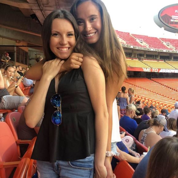 Meet your Posher, Ava - Picture 1 of 1